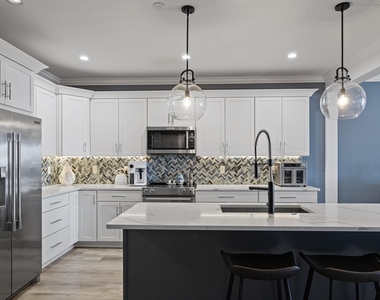 535 Ocean - Photo Thumbnail 16