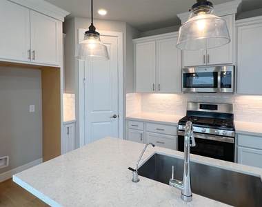 21818 Fitzroy Manor Lane - Photo Thumbnail 8