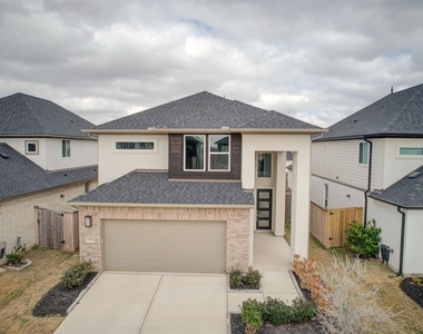 21818 Fitzroy Manor Lane - Photo Thumbnail 2