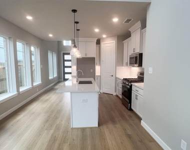 21818 Fitzroy Manor Lane - Photo Thumbnail 7