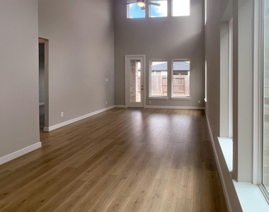 21818 Fitzroy Manor Lane - Photo Thumbnail 10