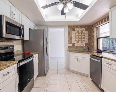 6113 Deer Run - Photo Thumbnail 11
