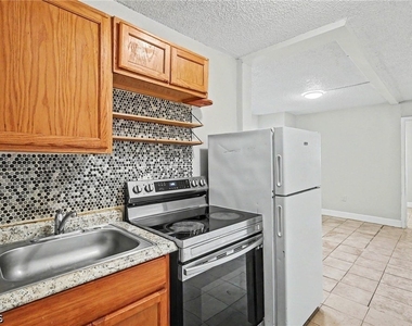 2214 Quality Life Center Way - Photo Thumbnail 8