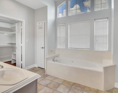 5320 Blossom Street - Photo Thumbnail 6