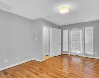 5320 Blossom Street - Photo Thumbnail 10
