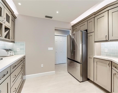 4183 Bay Beach Lane - Photo Thumbnail 11