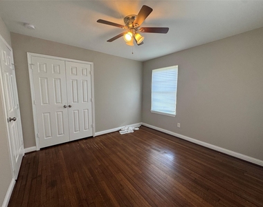 814 Globe Street - Photo Thumbnail 9