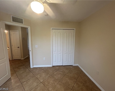 6012 Thrush Avenue - Photo Thumbnail 6