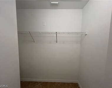 6012 Thrush Avenue - Photo Thumbnail 16