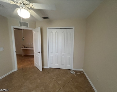 6012 Thrush Avenue - Photo Thumbnail 8