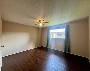 7714 Renwick Drive - Photo Thumbnail 9