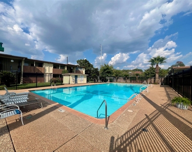 7714 Renwick Drive - Photo Thumbnail 15