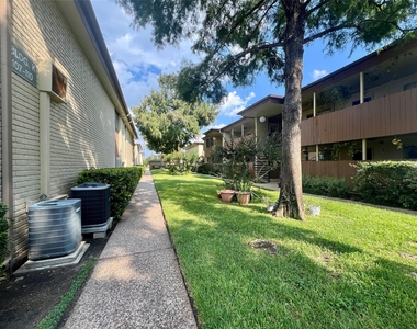 7714 Renwick Drive - Photo Thumbnail 14