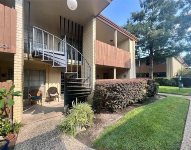 7714 Renwick Drive - Photo Thumbnail 12