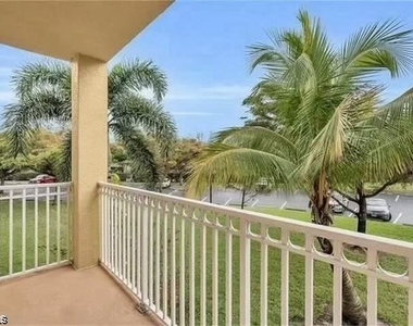 15645 Ocean Walk Circle - Photo Thumbnail 4