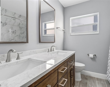 4312 S Bay Circle - Photo Thumbnail 4