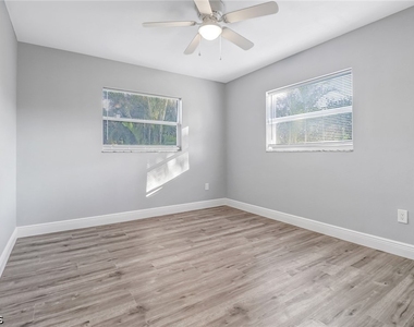 4312 S Bay Circle - Photo Thumbnail 3