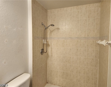 1305 Se 8th Avenue - Photo Thumbnail 7