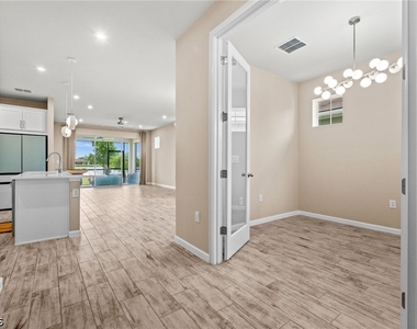 10288 Bonavie Cove Drive - Photo Thumbnail 7