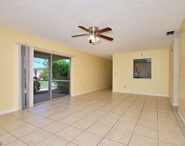 4104 Se 12th Place - Photo Thumbnail 4