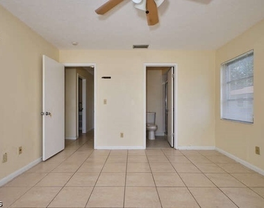 4104 Se 12th Place - Photo Thumbnail 8