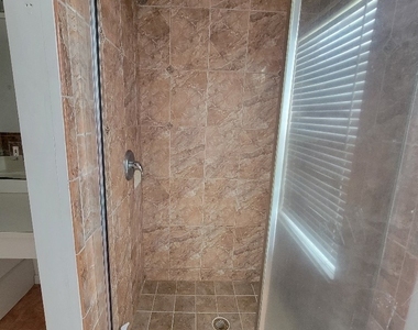 804 Bert Avenue N - Photo Thumbnail 12