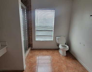 804 Bert Avenue N - Photo Thumbnail 14