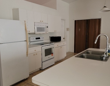 804 Bert Avenue N - Photo Thumbnail 5