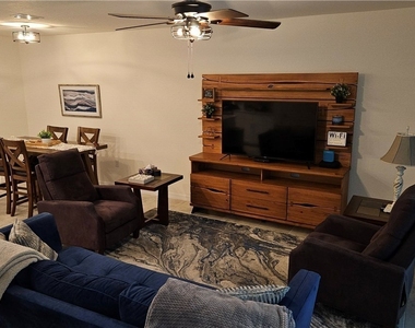 14031 Oviedo Place - Photo Thumbnail 11
