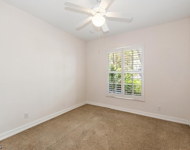 2024 Se 28th Terrace - Photo Thumbnail 16