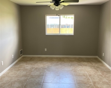 1732 Sw 31st Lane - Photo Thumbnail 6