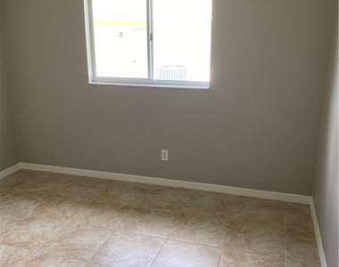 1732 Sw 31st Lane - Photo Thumbnail 17