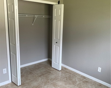 1732 Sw 31st Lane - Photo Thumbnail 14