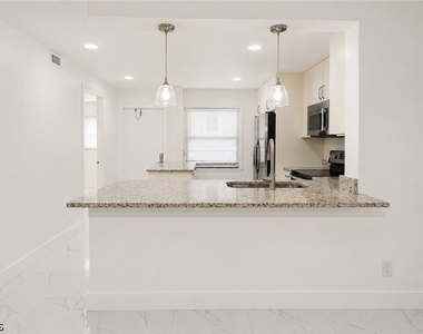 2504 Se 16th Place - Photo Thumbnail 9