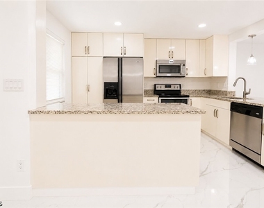 2504 Se 16th Place - Photo Thumbnail 5
