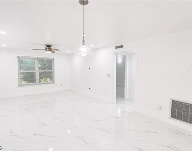 2504 Se 16th Place - Photo Thumbnail 12