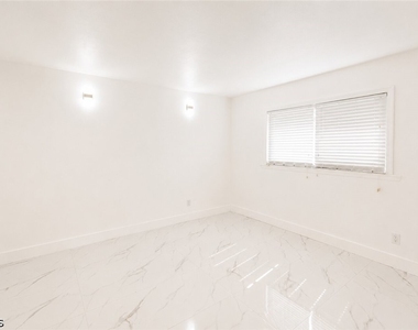 2504 Se 16th Place - Photo Thumbnail 17