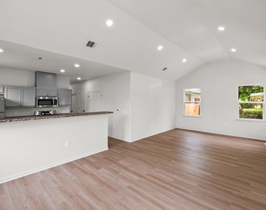 4415 Castor Street - Photo Thumbnail 3