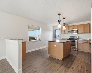 2342 Barden Street - Photo Thumbnail 4