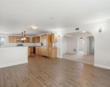 2342 Barden Street - Photo Thumbnail 7