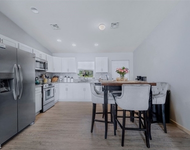 5013 Se Tradewinds Circle - Photo Thumbnail 4