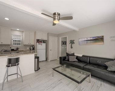 3310 Crawford Street - Photo Thumbnail 5