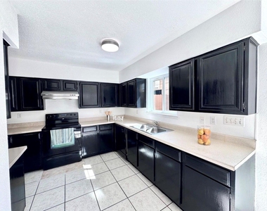 9901 Sharpcrest Street - Photo Thumbnail 10