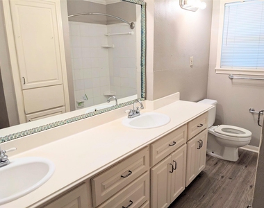 5559 Aspen Street - Photo Thumbnail 9