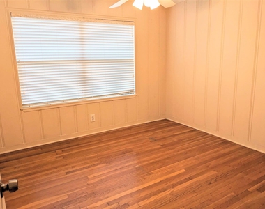 5559 Aspen Street - Photo Thumbnail 7