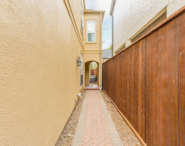 2504 Park Street - Photo Thumbnail 1