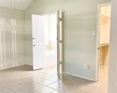18235 Sorrell Oaks Lane - Photo Thumbnail 14