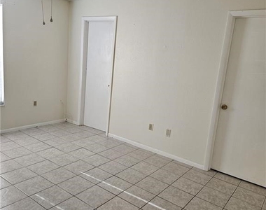 421 Se 24th Avenue - Photo Thumbnail 5