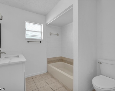 421 Se 24th Avenue - Photo Thumbnail 9