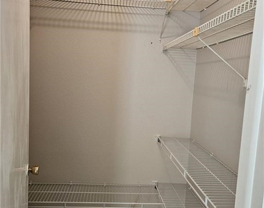 421 Se 24th Avenue - Photo Thumbnail 10